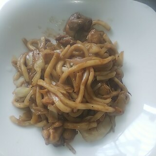 ソースたっぷりアツアツ美味しい焼きうどん